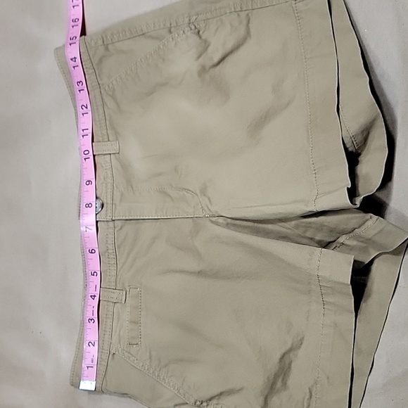 Old Navy Size 2 Dark Khaki Perfect 5" Shorts, Excellent Used Condition - Picture 3 of 9
